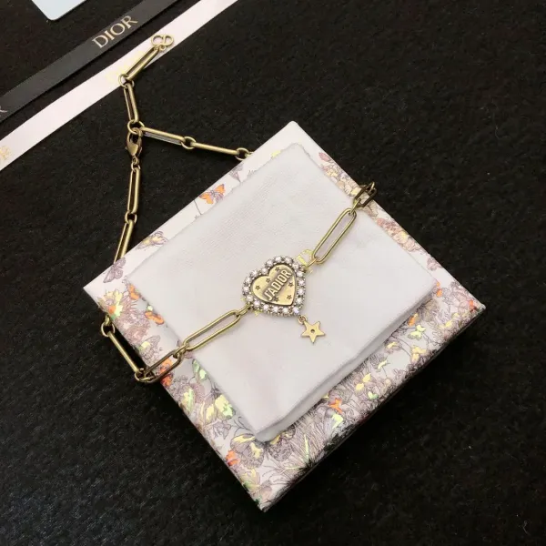 【DIOR】ネックレス、新しいネックレス万能シンプルファッションオーナメント 2473 【DIOR】ネックレス、新しいネックレス万能シンプルファッションオーナメント 2473
