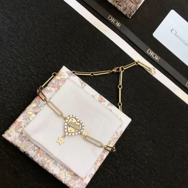 【DIOR】ネックレス、新しいネックレス万能シンプルファッションオーナメント 2473 【DIOR】ネックレス、新しいネックレス万能シンプルファッションオーナメント 2473