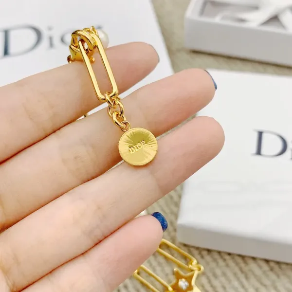 【DIOR】ネックレス、新しいネックレス万能シンプルファッションオーナメント 【DIOR】ネックレス、新しいネックレス万能シンプルファッションオーナメント