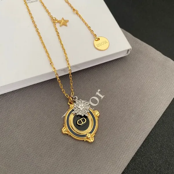 【DIOR】ネックレス、新しいネックレス万能シンプルファッションオーナメント 【DIOR】ネックレス、新しいネックレス万能シンプルファッションオーナメント