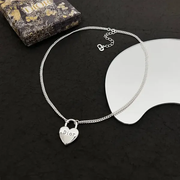 【DIOR】ネックレス、新しいネックレス万能シンプルファッションオーナメント 【DIOR】ネックレス、新しいネックレス万能シンプルファッションオーナメント
