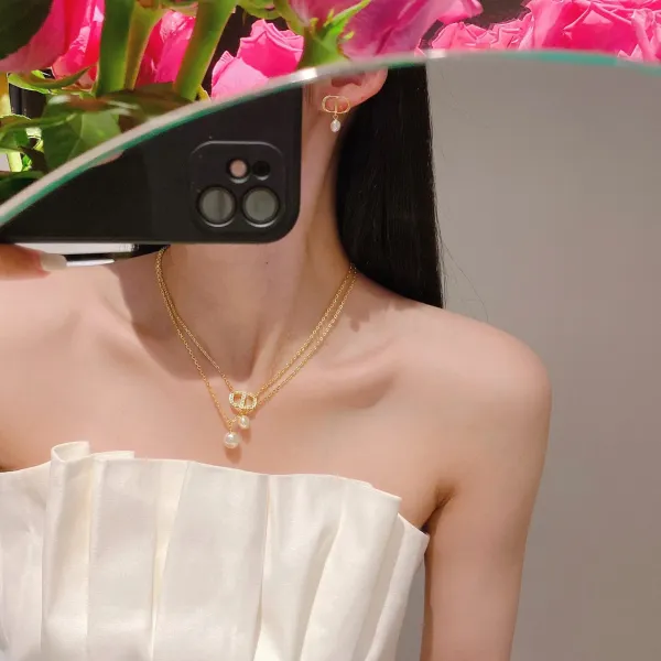 【DIOR】ネックレス、新しいネックレス万能シンプルファッションオーナメント 【DIOR】ネックレス、新しいネックレス万能シンプルファッションオーナメント