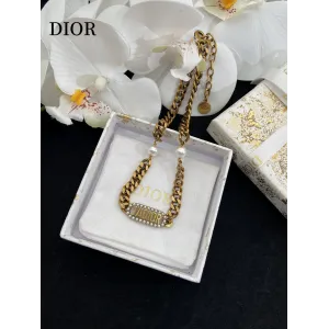【DIOR】ネックレス、新しいネックレス万能シンプルファッションオーナメント 【DIOR】ネックレス、新しいネックレス万能シンプルファッションオーナメント