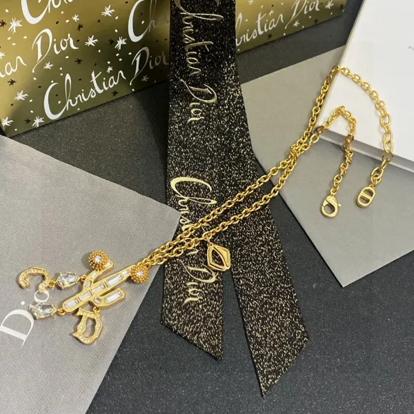 【DIOR】ネックレス、新しいネックレス万能シンプルファッションオーナメント 【DIOR】ネックレス、新しいネックレス万能シンプルファッションオーナメント