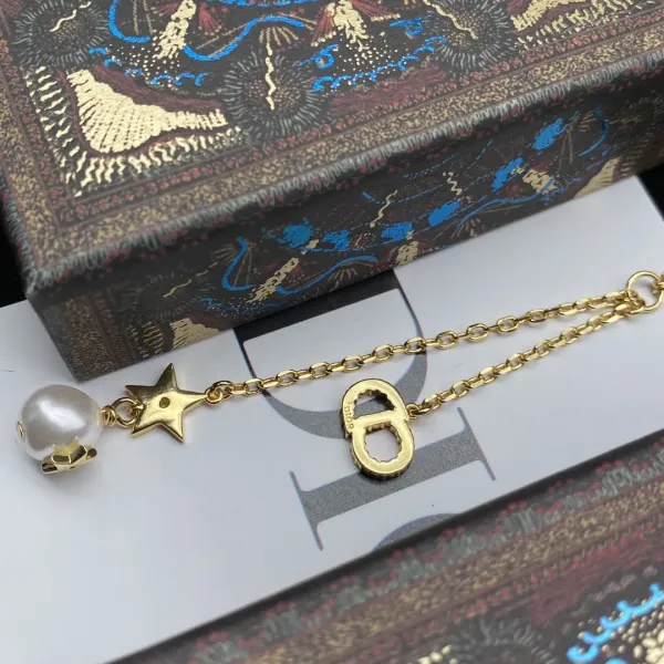 【DIOR】ネックレス、新しいネックレス万能シンプルファッションオーナメント 【DIOR】ネックレス、新しいネックレス万能シンプルファッションオーナメント
