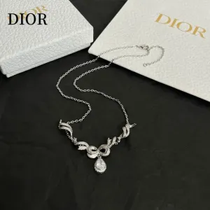 【DIOR】ネックレス、新しいネックレス万能シンプルファッションオーナメント 【DIOR】ネックレス、新しいネックレス万能シンプルファッションオーナメント