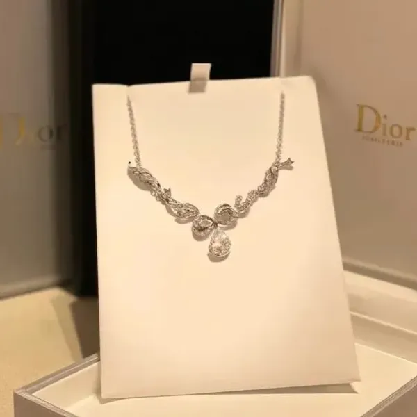 【DIOR】ネックレス、新しいネックレス万能シンプルファッションオーナメント 【DIOR】ネックレス、新しいネックレス万能シンプルファッションオーナメント