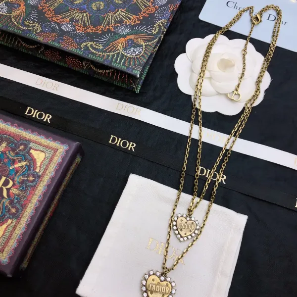 【DIOR】ネックレス、新しいネックレス万能シンプルファッションオーナメント 【DIOR】ネックレス、新しいネックレス万能シンプルファッションオーナメント