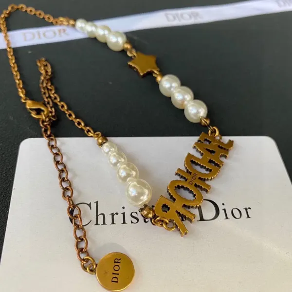 【DIOR】ネックレス、新しいネックレス万能シンプルファッションオーナメント 【DIOR】ネックレス、新しいネックレス万能シンプルファッションオーナメント