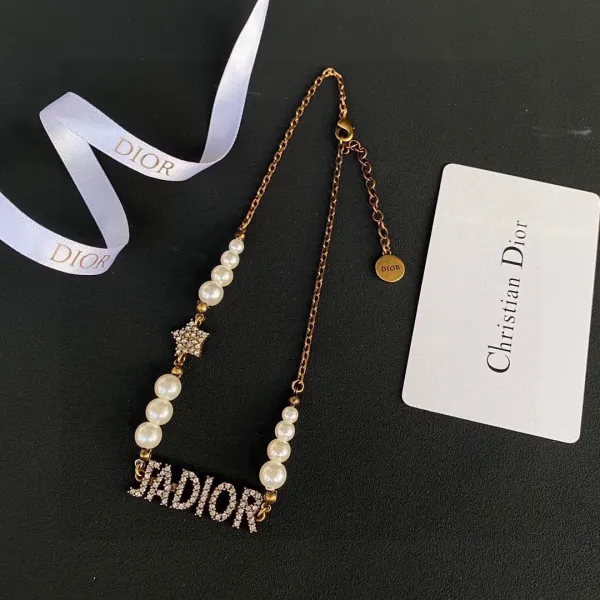 【DIOR】ネックレス、新しいネックレス万能シンプルファッションオーナメント 【DIOR】ネックレス、新しいネックレス万能シンプルファッションオーナメント