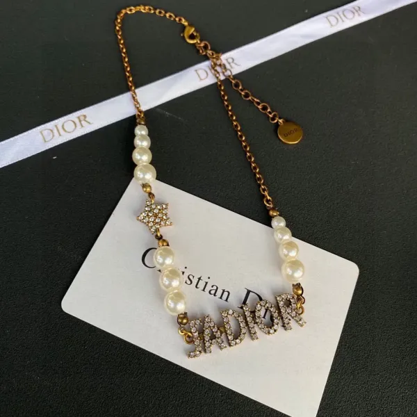 【DIOR】ネックレス、新しいネックレス万能シンプルファッションオーナメント 【DIOR】ネックレス、新しいネックレス万能シンプルファッションオーナメント