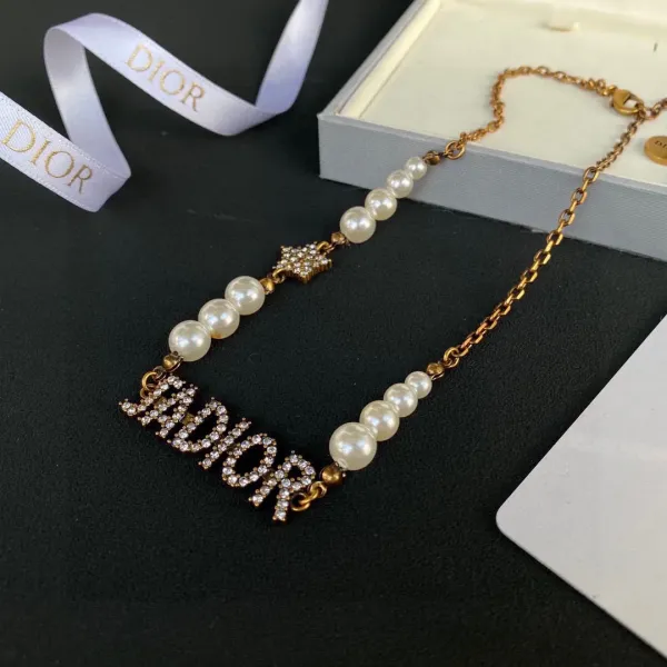 【DIOR】ネックレス、新しいネックレス万能シンプルファッションオーナメント 【DIOR】ネックレス、新しいネックレス万能シンプルファッションオーナメント