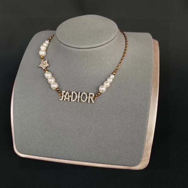 【DIOR】ネックレス、新しいネックレス万能シンプルファッションオーナメント 【DIOR】ネックレス、新しいネックレス万能シンプルファッションオーナメント