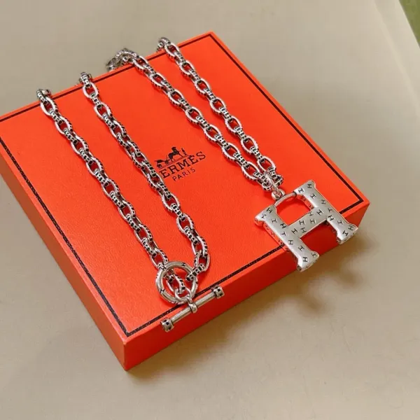 【HERMES】ネックレス、新しいネックレス万能シンプルファッションオーナメント 2473 【HERMES】ネックレス、新しいネックレス万能シンプルファッションオーナメント 2473