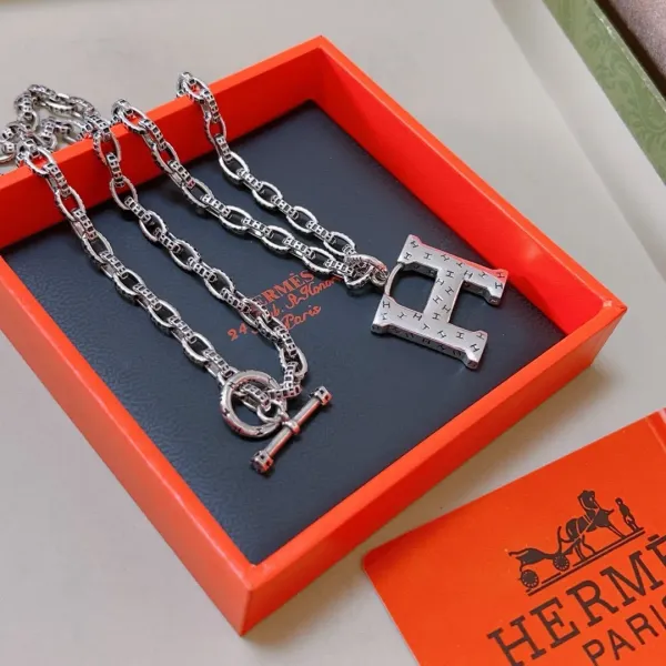 【HERMES】ネックレス、新しいネックレス万能シンプルファッションオーナメント 2473 【HERMES】ネックレス、新しいネックレス万能シンプルファッションオーナメント 2473