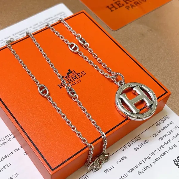 【HERMES】ネックレス、新しいネックレス万能シンプルファッションオーナメント 2473 【HERMES】ネックレス、新しいネックレス万能シンプルファッションオーナメント 2473