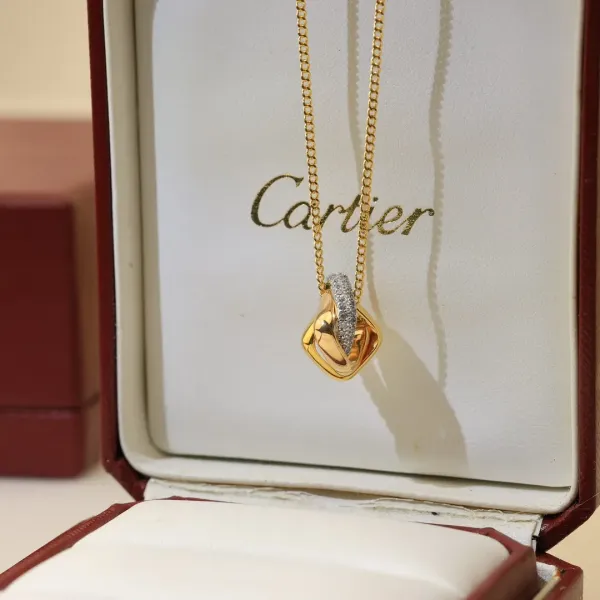 【CARTIER】ネックレス、新しいネックレス万能シンプルファッションオーナメント 2472 【CARTIER】ネックレス、新しいネックレス万能シンプルファッションオーナメント 2472