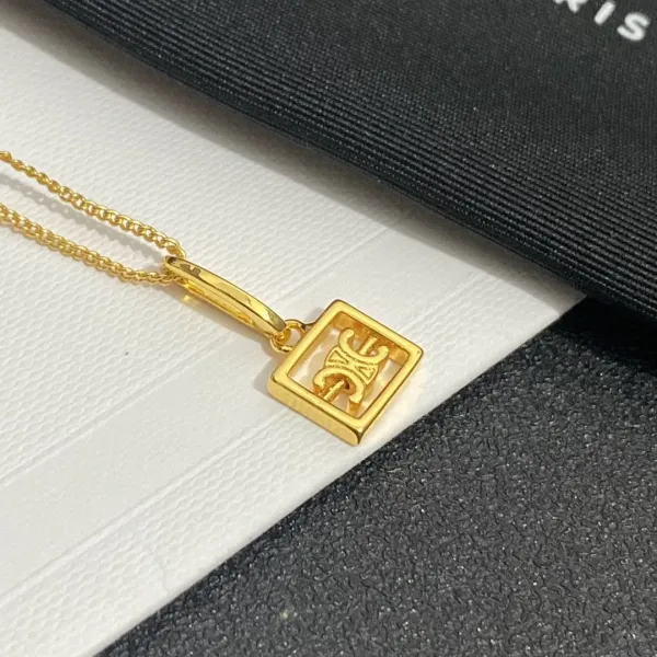 【CELINE】ネックレス、新しいネックレス万能シンプルファッションオーナメント 【CELINE】ネックレス、新しいネックレス万能シンプルファッションオーナメント