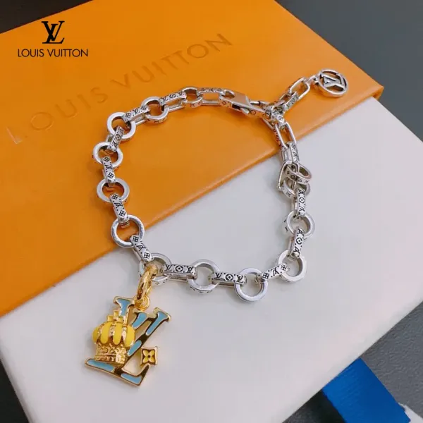 LV  LOUIS VUITTON（ルイヴィトン）チェーンブレスレット  250301