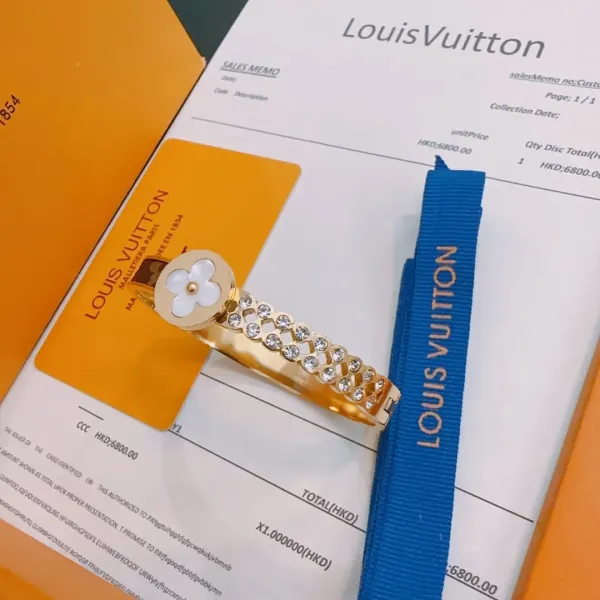 LV【LOUIS VUITTON】ブレスレット、ファッションシンプルなスタイル 241015 LV【LOUIS VUITTON】ブレスレット、ファッションシンプルなスタイル 241015