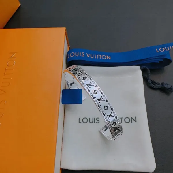 【LOUIS VUITTON】ブレスレット、ファッションシンプルなスタイル240813 【LOUIS VUITTON】ブレスレット、ファッションシンプルなスタイル240813