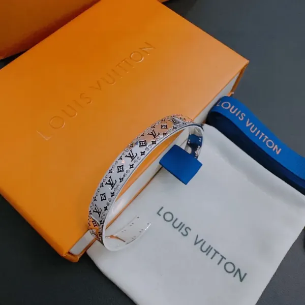 【LOUIS VUITTON】ブレスレット、ファッションシンプルなスタイル240813 【LOUIS VUITTON】ブレスレット、ファッションシンプルなスタイル240813