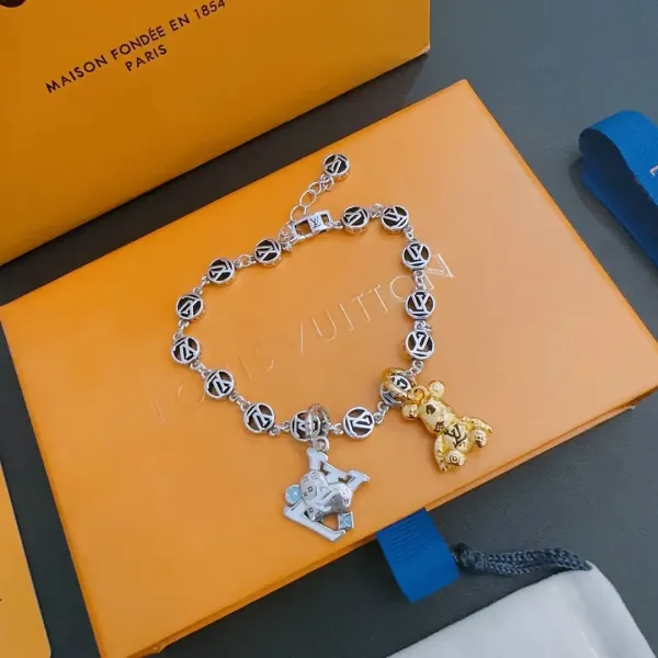 【LOUIS VUITTON】ブレスレット、ファッションシンプルなスタイル 240728 【LOUIS VUITTON】ブレスレット、ファッションシンプルなスタイル 240728