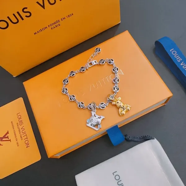 【LOUIS VUITTON】ブレスレット、ファッションシンプルなスタイル 240728 【LOUIS VUITTON】ブレスレット、ファッションシンプルなスタイル 240728