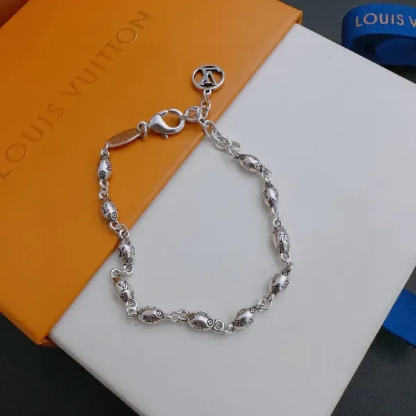 【 LOUIS VUITTON】ブレスレット、ファッションシンプルなスタイル 2472 【 LOUIS VUITTON】ブレスレット、ファッションシンプルなスタイル 2472