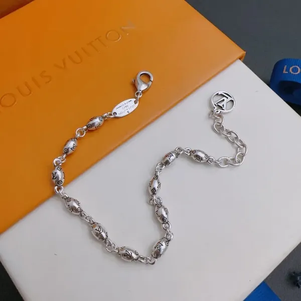 【 LOUIS VUITTON】ブレスレット、ファッションシンプルなスタイル 2472 【 LOUIS VUITTON】ブレスレット、ファッションシンプルなスタイル 2472