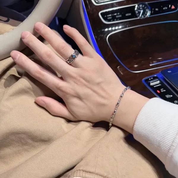 【 LOUIS VUITTON】ブレスレット、ファッションシンプルなスタイル 2472 【 LOUIS VUITTON】ブレスレット、ファッションシンプルなスタイル 2472