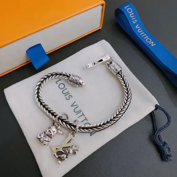 【 LOUIS VUITTON】ブレスレット、ファッションシンプルなスタイル 2472