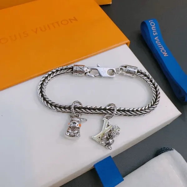 【 LOUIS VUITTON】ブレスレット、ファッションシンプルなスタイル 2472