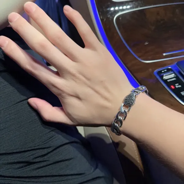 【LOUIS VUITTON】ブレスレット、ファッションシンプルなスタイル 【LOUIS VUITTON】ブレスレット、ファッションシンプルなスタイル