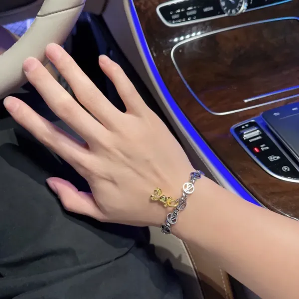 LOUIS VUITTON(ルイヴィトン) ブレスレット LOUIS VUITTON(ルイヴィトン) ブレスレット