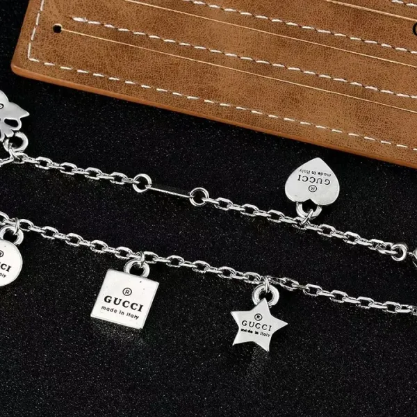 【GUCCI】ブレスレット、ファッションシンプルなスタイル 【GUCCI】ブレスレット、ファッションシンプルなスタイル