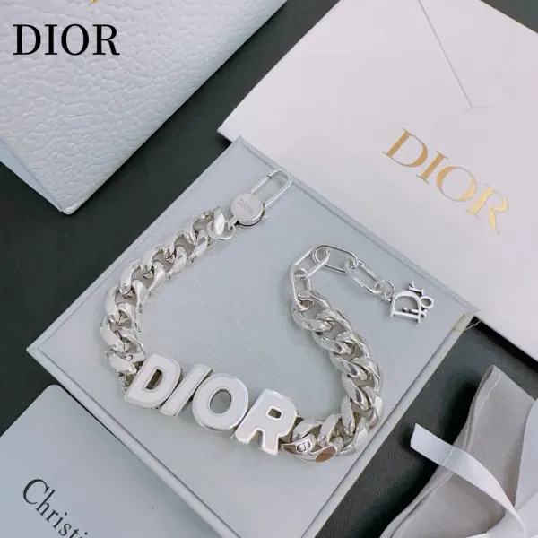 【DIOR】ブレスレット、ファッションシンプルなスタイル 250301 【DIOR】ブレスレット、ファッションシンプルなスタイル 250301