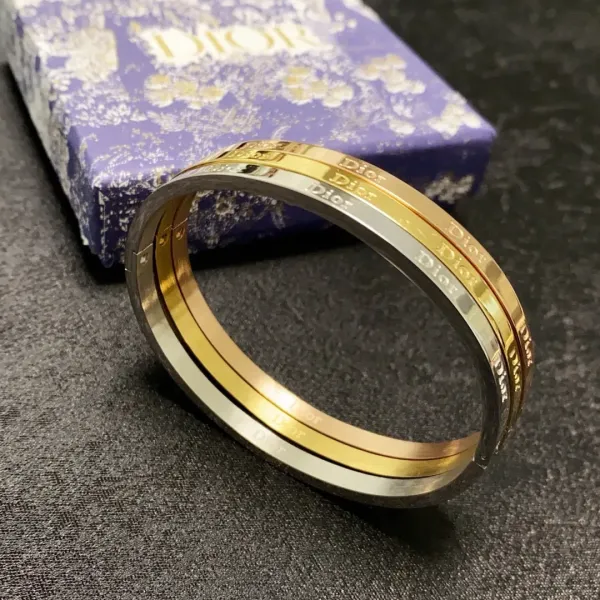 【DIOR】ブレスレット、ファッションシンプルなスタイル 250301 【DIOR】ブレスレット、ファッションシンプルなスタイル 250301