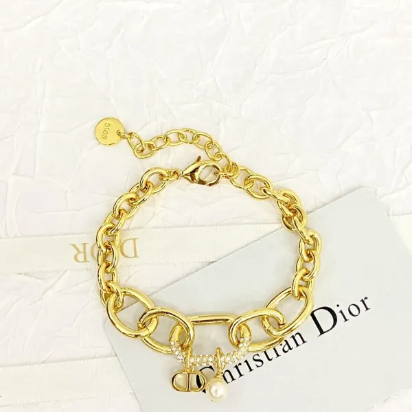 【DIOR】ブレスレット、ファッションシンプルなスタイル 250301 【DIOR】ブレスレット、ファッションシンプルなスタイル 250301