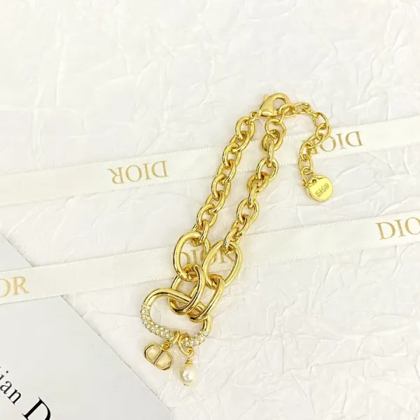【DIOR】ブレスレット、ファッションシンプルなスタイル 250301 【DIOR】ブレスレット、ファッションシンプルなスタイル 250301