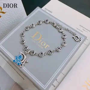 【DIOR】ブレスレット、ファッションシンプルなスタイル 241015 【DIOR】ブレスレット、ファッションシンプルなスタイル 241015