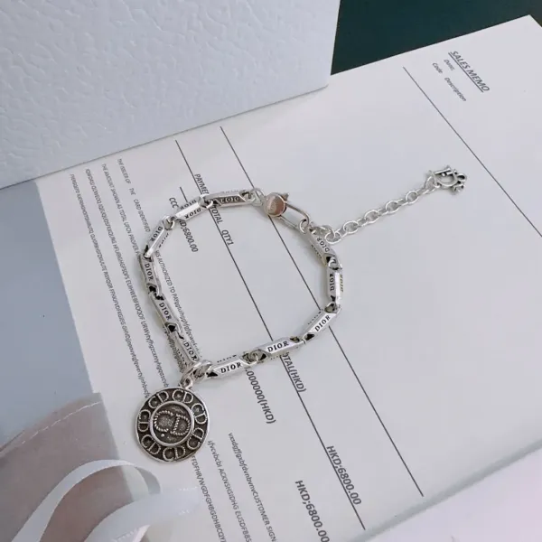 【DIOR】ブレスレット、ファッションシンプルなスタイル 241015 【DIOR】ブレスレット、ファッションシンプルなスタイル 241015