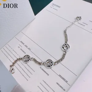 【DIOR】ブレスレット、ファッションシンプルなスタイル 241015 【DIOR】ブレスレット、ファッションシンプルなスタイル 241015