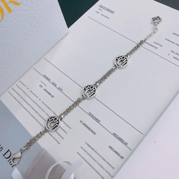 【DIOR】ブレスレット、ファッションシンプルなスタイル 241015 【DIOR】ブレスレット、ファッションシンプルなスタイル 241015