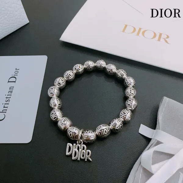 【DIOR】ブレスレット、ファッションシンプルなスタイル 240812 【DIOR】ブレスレット、ファッションシンプルなスタイル 240812