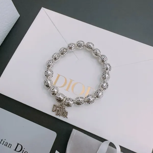 【DIOR】ブレスレット、ファッションシンプルなスタイル 240812 【DIOR】ブレスレット、ファッションシンプルなスタイル 240812