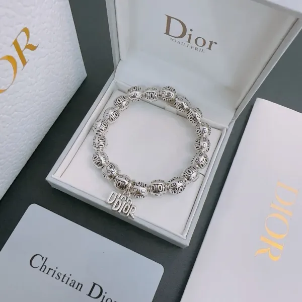 【DIOR】ブレスレット、ファッションシンプルなスタイル 240812 【DIOR】ブレスレット、ファッションシンプルなスタイル 240812