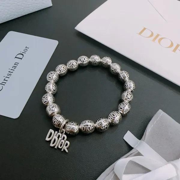 【DIOR】ブレスレット、ファッションシンプルなスタイル 240812 【DIOR】ブレスレット、ファッションシンプルなスタイル 240812