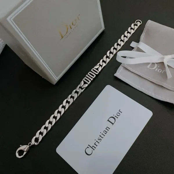 【DIOR】ブレスレット、ファッションシンプルなスタイル 240812