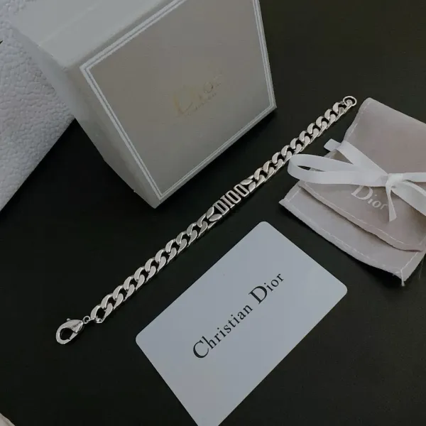 【DIOR】ブレスレット、ファッションシンプルなスタイル 240812